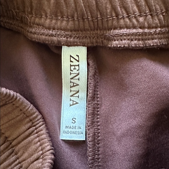 Zenana Scuba Drawstring Brown Wide-Leg Pants
Boutique 
NWT - Picture 6 of 7
